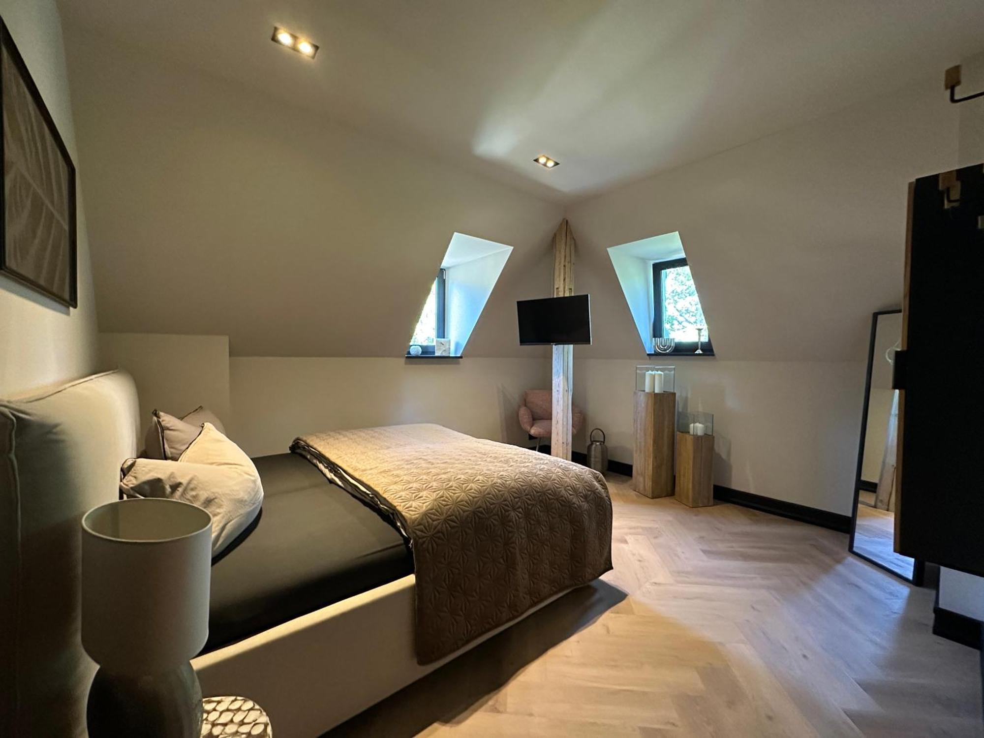 * Stadtvilla Plauen * * Aussergewoehnlich * 2 Zimmerwohnung * Zentrumsnah Buitenkant foto
