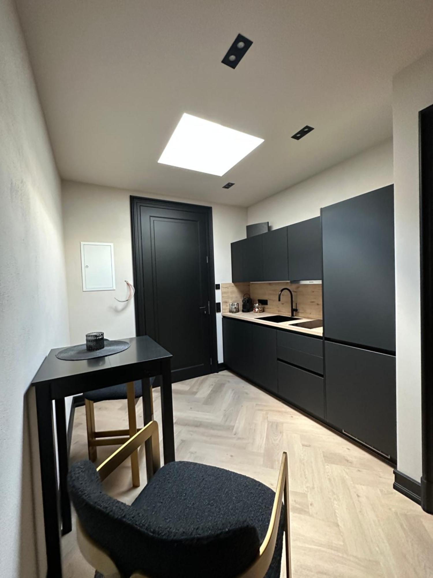* Stadtvilla Plauen * * Aussergewoehnlich * 2 Zimmerwohnung * Zentrumsnah Buitenkant foto