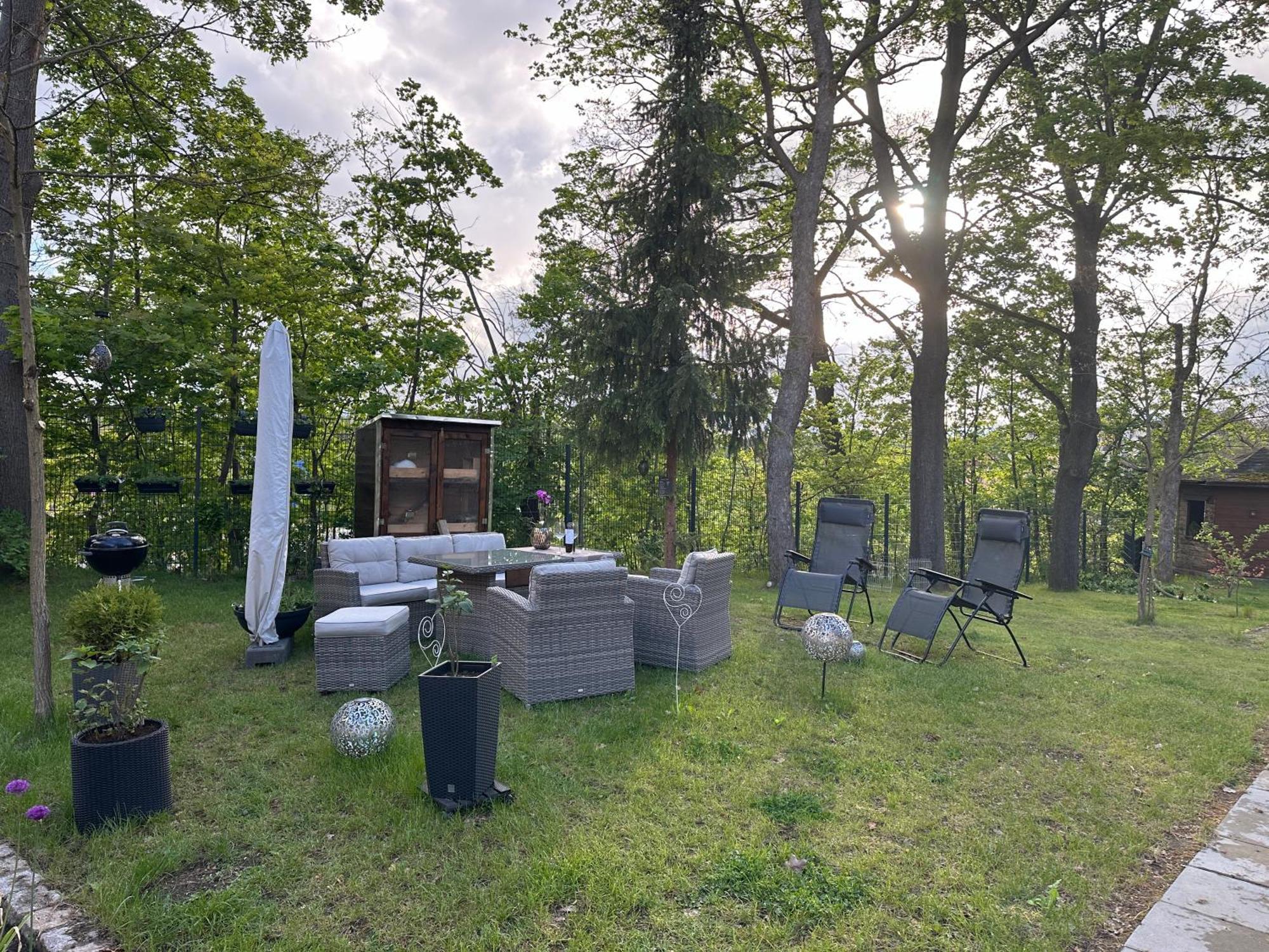 * Stadtvilla Plauen * * Aussergewoehnlich * 2 Zimmerwohnung * Zentrumsnah Buitenkant foto